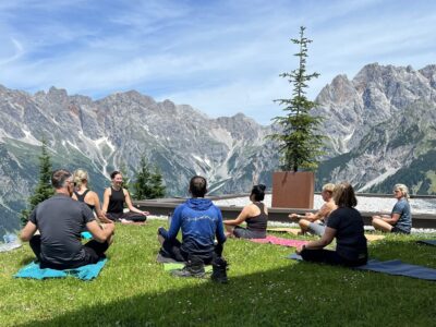 Yoga am Berg. mit Panoramablick